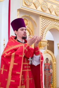 Совершена Пасхальная Литургия с сурдопереводом