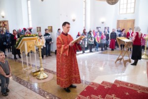 Совершена Пасхальная Литургия с сурдопереводом