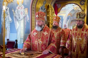 Совершена Пасхальная Литургия с сурдопереводом