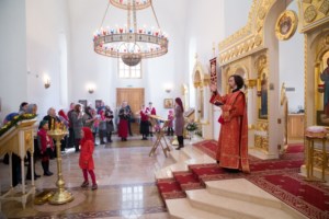 Совершена Пасхальная Литургия с сурдопереводом