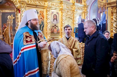 Митрополит Игнатий совершил Божественную литургию в Свято-Троицком кафедральном соборе г. Саратова