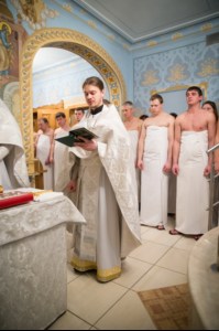 Крещальная литургия в Свято-Троицком кафедральном соборе Саратова