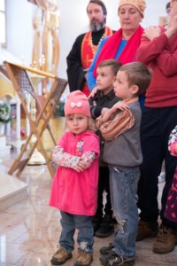 Совершена Пасхальная Литургия с сурдопереводом