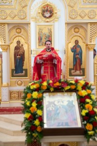 Совершена Пасхальная Литургия с сурдопереводом