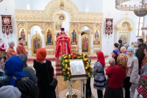 Совершена Пасхальная Литургия с сурдопереводом