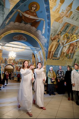 В Троицком соборе Саратова совершена Крещальная литургия