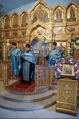 В Троицком соборе Саратова совершена Крещальная литургия