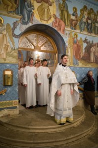 Крещальная литургия в Свято-Троицком кафедральном соборе Саратова
