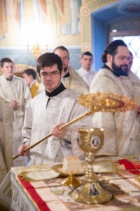Божественная литургия и панихида по Архиепископу Пимену (Хмелевскому) в Свято-Троицком кафедральном соборе города Саратова