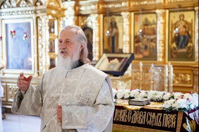 В Троицком соборе Саратова совершена Крещальная литургия