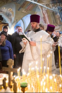 Крещальная литургия в Свято-Троицком кафедральном соборе Саратова