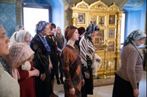 Крещальная литургия в Свято-Троицком кафедральном соборе Саратова
