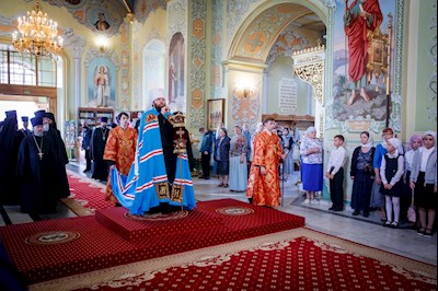 Митрополит Игнатий совершил всенощное бдение в Покровском храме Саратова