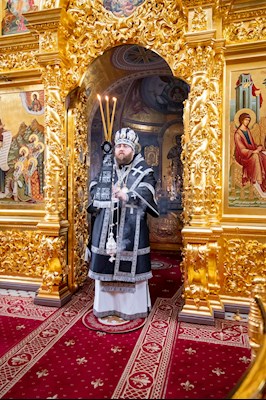 Митрополит Игнатий совершил Литургию Преждеосвященных Даров на Архиерейском подворье — в Свято-Троицком кафедральном соборе г. Саратова