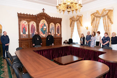 Митрополит Саратовский и Вольский Игнатий представил сотрудникам ФХУ нового руководителя управления