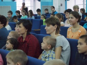 В Саратовской епархии с Рождеством Христовым поздравили пациентов социальных учреждений и больниц