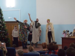 В Саратовской епархии с Рождеством Христовым поздравили пациентов социальных учреждений и больниц