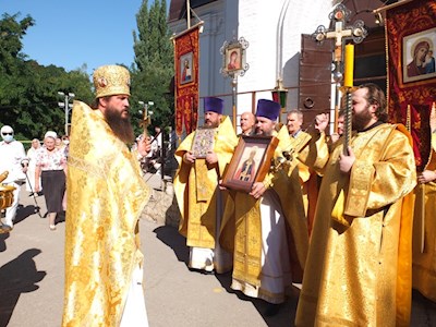 В саратовских храмах отметили День Крещения Руси
