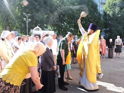 В саратовских храмах отметили День Крещения Руси