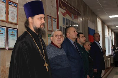 Священник поздравил коллектив кадетской школы-интерната