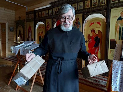 Миссионерский отдел передал духовную литературу в сельские храмы