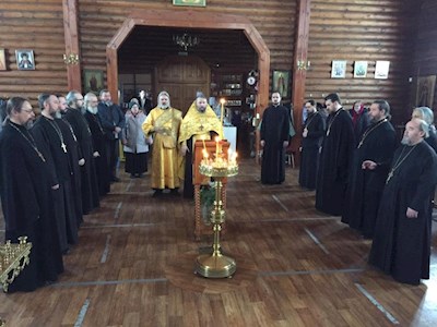 Духовенство и миряне поздравили с Днем тезоименитства протоиерея Василия Стрелкова