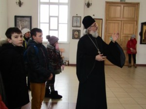 Священник встретился с юными друзьями полиции