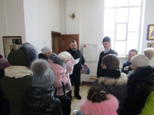 Священник встретился с юными друзьями полиции