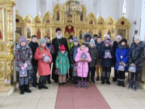Священник встретился с юными друзьями полиции