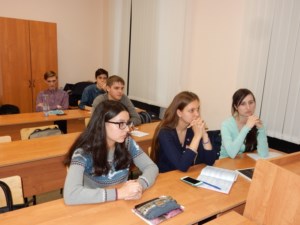 Для студентов проходят занятия в Школе добровольца