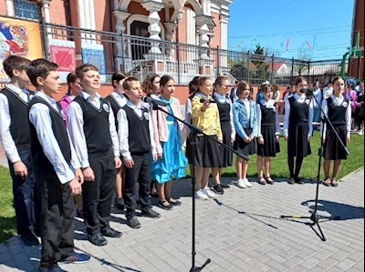 В Покровской православной гимназии прошел фестиваль «Кланяюсь низко родной старине»