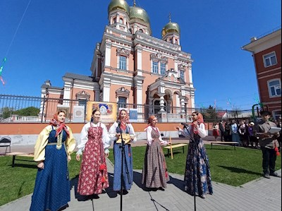 В Покровской православной гимназии прошел фестиваль «Кланяюсь низко родной старине»