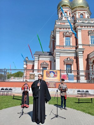 В Покровской православной гимназии прошел фестиваль «Кланяюсь низко родной старине»
