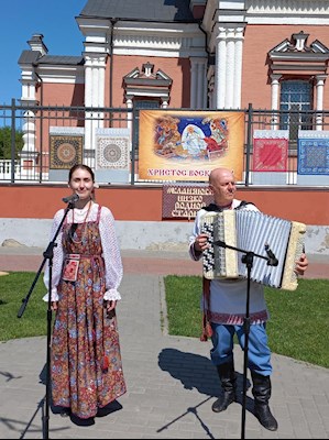 В Покровской православной гимназии прошел фестиваль «Кланяюсь низко родной старине»