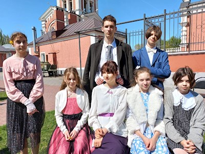 В Покровской православной гимназии прошел фестиваль «Кланяюсь низко родной старине»