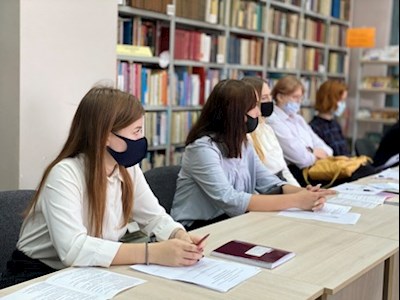 В Покровской гимназии состоялся профориентационный семинар для студентов университета
