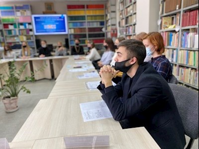 В Покровской гимназии состоялся профориентационный семинар для студентов университета