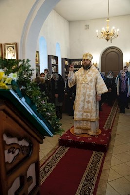 Божественная литургия в храме в честь иконы Божией Матери «Нечаянная Радость» г. Саратова