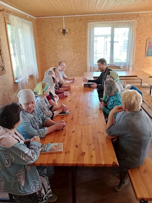 В библейских группах Саратовской епархии проходят занятия по изучению Священного Писания