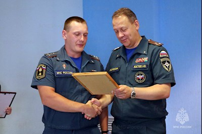 Руководитель епархиального отдела принял участие в награждении сотрудников государственного пожарного надзора МЧС России