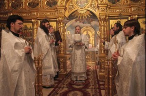 Крещальная Литургия в Свято-Троицком соборе Саратова