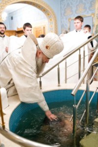 Крещальная Литургия в Свято-Троицком соборе Саратова