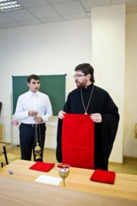 Первый епархиальный конкурс алтарников