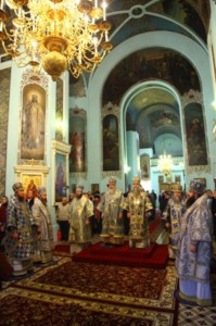 Божественная литургия и панихида в Духосошественском кафедральном соборе г. Саратова