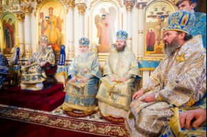 Божественная литургия и панихида в Духосошественском кафедральном соборе г. Саратова