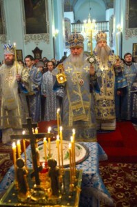 Божественная литургия и панихида в Духосошественском кафедральном соборе г. Саратова