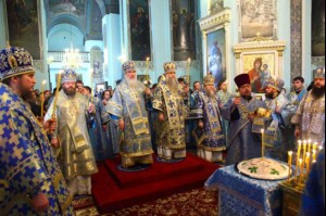 Божественная литургия и панихида в Духосошественском кафедральном соборе г. Саратова