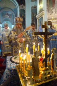 Божественная литургия и панихида в Духосошественском кафедральном соборе г. Саратова