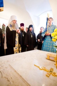 Божественная литургия и панихида в Духосошественском кафедральном соборе г. Саратова
