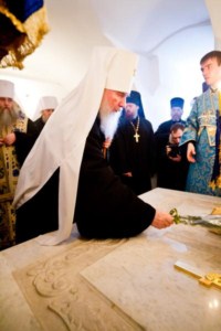 Божественная литургия и панихида в Духосошественском кафедральном соборе г. Саратова